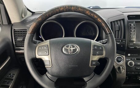 Toyota Land Cruiser 200, 2011 год, 3 299 000 рублей, 19 фотография