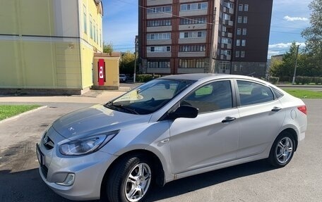 Hyundai Solaris II рестайлинг, 2012 год, 670 000 рублей, 2 фотография