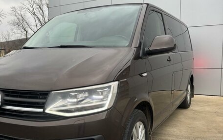 Volkswagen Multivan T6 рестайлинг, 2018 год, 3 800 000 рублей, 3 фотография