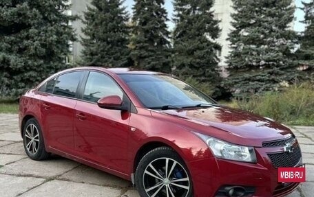 Chevrolet Cruze II, 2010 год, 710 000 рублей, 2 фотография