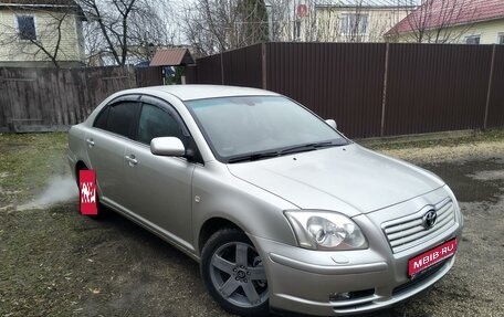 Toyota Avensis III рестайлинг, 2005 год, 850 000 рублей, 1 фотография