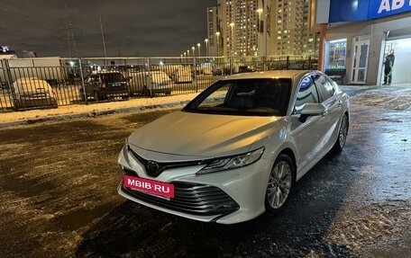 Toyota Camry, 2020 год, 3 400 000 рублей, 2 фотография