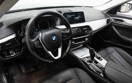 BMW 5 серия, 2019 год, 2 567 000 рублей, 9 фотография