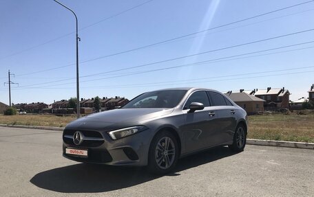 Mercedes-Benz A-Класс, 2019 год, 3 150 000 рублей, 2 фотография