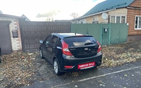 Hyundai Solaris II рестайлинг, 2011 год, 790 000 рублей, 2 фотография