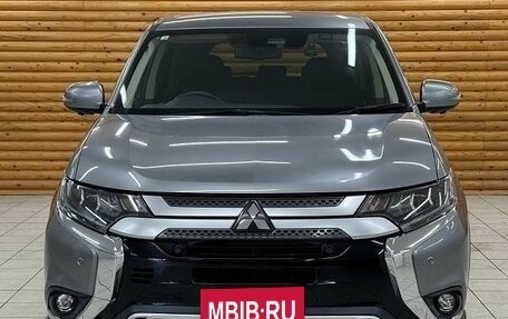 Mitsubishi Outlander III рестайлинг 3, 2021 год, 1 855 000 рублей, 2 фотография