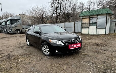 Toyota Camry, 2011 год, 1 560 000 рублей, 2 фотография