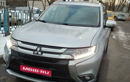 Mitsubishi Outlander III рестайлинг 3, 2018 год, 1 880 000 рублей, 1 фотография