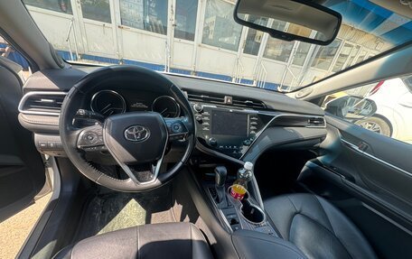 Toyota Camry, 2018 год, 2 900 000 рублей, 6 фотография