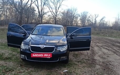 Skoda Superb III рестайлинг, 2012 год, 1 100 000 рублей, 2 фотография