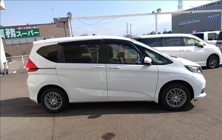 Honda Freed II, 2021 год, 1 190 000 рублей, 7 фотография