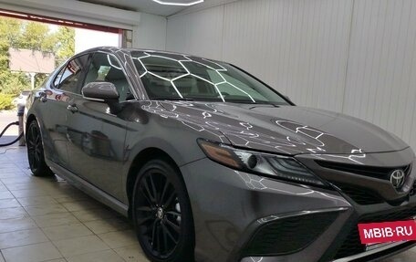 Toyota Camry, 2021 год, 3 290 000 рублей, 4 фотография