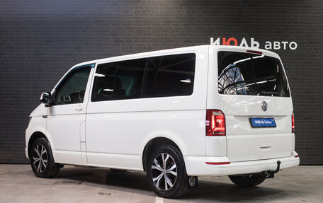 Volkswagen Caravelle T6 рестайлинг, 2015 год, 2 600 000 рублей, 4 фотография