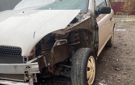 Toyota Vitz, 2000 год, 150 000 рублей, 1 фотография