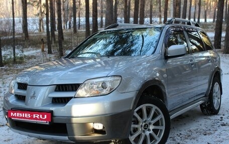 Mitsubishi Outlander III рестайлинг 3, 2005 год, 908 000 рублей, 8 фотография