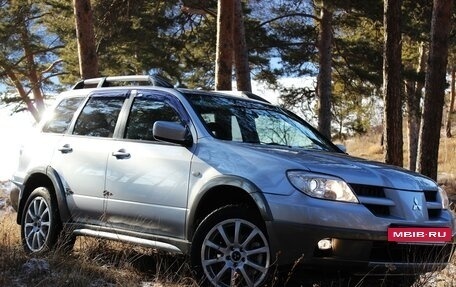 Mitsubishi Outlander III рестайлинг 3, 2005 год, 908 000 рублей, 36 фотография