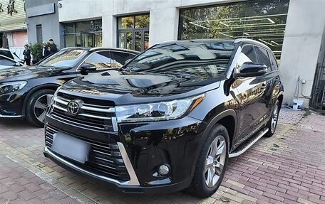 Toyota Highlander III, 2021 год, 4 130 000 рублей, 1 фотография