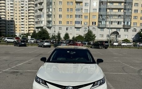 Toyota Camry, 2021 год, 3 999 999 рублей, 2 фотография