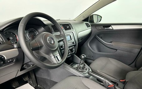 Volkswagen Jetta VI, 2011 год, 1 099 000 рублей, 11 фотография