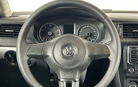 Volkswagen Jetta VI, 2011 год, 1 099 000 рублей, 15 фотография