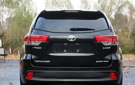 Toyota Highlander III, 2021 год, 4 100 000 рублей, 5 фотография