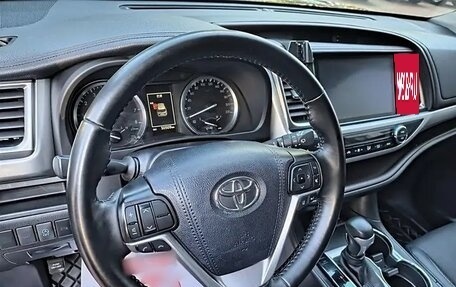 Toyota Highlander III, 2021 год, 4 130 000 рублей, 10 фотография