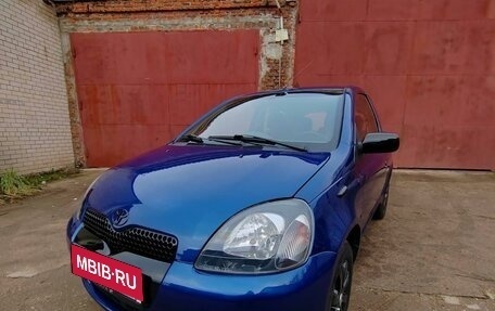 Toyota Yaris I рестайлинг, 2000 год, 530 000 рублей, 1 фотография