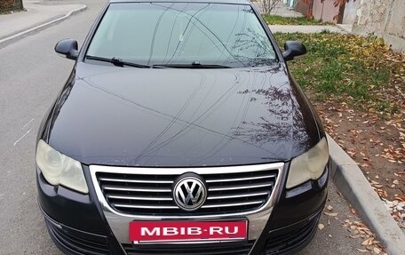 Volkswagen Passat B6, 2006 год, 750 000 рублей, 2 фотография