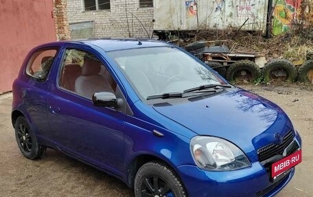 Toyota Yaris I рестайлинг, 2000 год, 530 000 рублей, 2 фотография