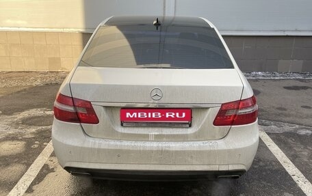 Mercedes-Benz E-Класс, 2011 год, 1 300 000 рублей, 5 фотография