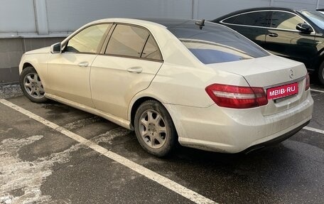 Mercedes-Benz E-Класс, 2011 год, 1 300 000 рублей, 4 фотография