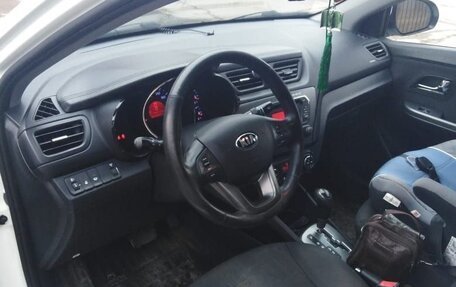 KIA Rio III рестайлинг, 2013 год, 950 000 рублей, 10 фотография