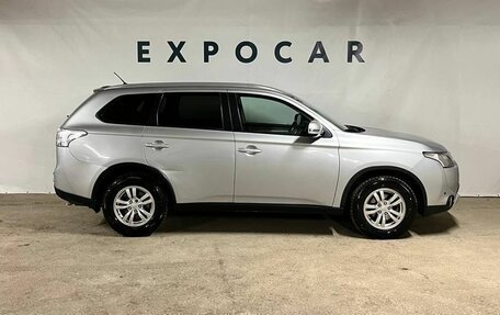 Mitsubishi Outlander III рестайлинг 3, 2014 год, 2 320 000 рублей, 6 фотография