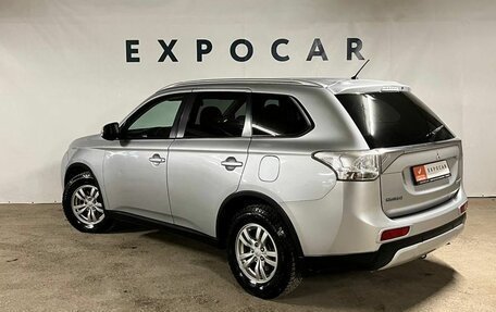 Mitsubishi Outlander III рестайлинг 3, 2014 год, 2 320 000 рублей, 3 фотография