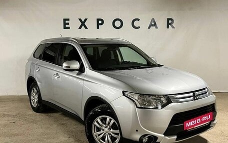 Mitsubishi Outlander III рестайлинг 3, 2014 год, 2 320 000 рублей, 7 фотография