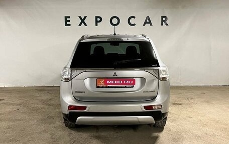 Mitsubishi Outlander III рестайлинг 3, 2014 год, 2 320 000 рублей, 4 фотография