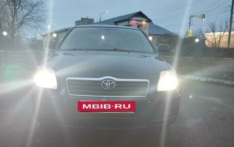 Toyota Avensis III рестайлинг, 2006 год, 625 000 рублей, 3 фотография