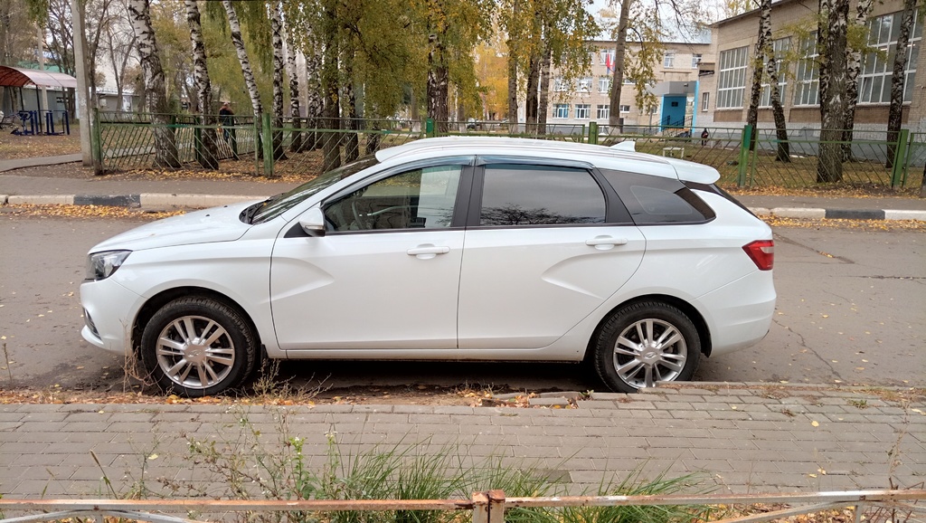 ВАЗ (LADA) Vesta I, 2019 год, 1 300 000 рублей, 3 фотография