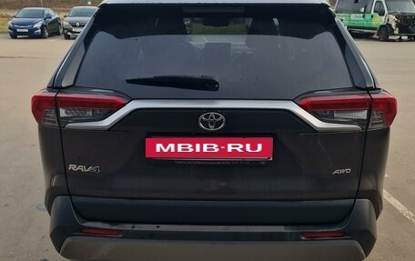 Toyota RAV4, 2021 год, 4 350 000 рублей, 3 фотография