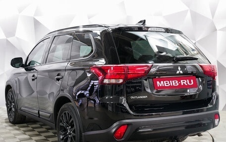 Mitsubishi Outlander III рестайлинг 3, 2021 год, 2 810 000 рублей, 3 фотография