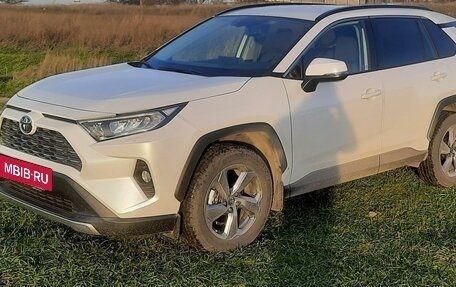 Toyota RAV4, 2020 год, 4 700 000 рублей, 3 фотография