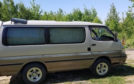 Toyota HiAce H100, 1993 год, 1 350 000 рублей, 3 фотография