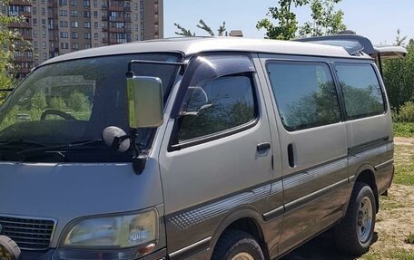 Toyota HiAce H100, 1993 год, 1 350 000 рублей, 2 фотография