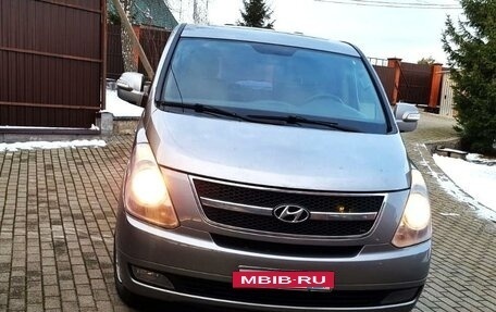 Hyundai Grand Starex Grand Starex I рестайлинг 2, 2012 год, 1 150 000 рублей, 2 фотография