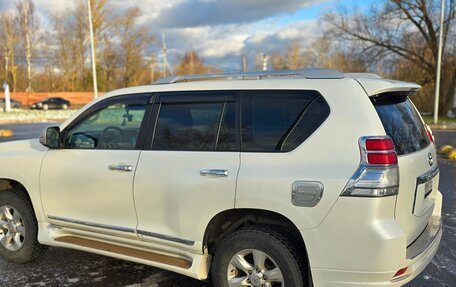 Toyota Land Cruiser Prado 150 рестайлинг 2, 2011 год, 2 850 000 рублей, 3 фотография