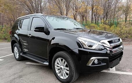 Isuzu MU-X, 2024 год, 4 390 000 рублей, 2 фотография