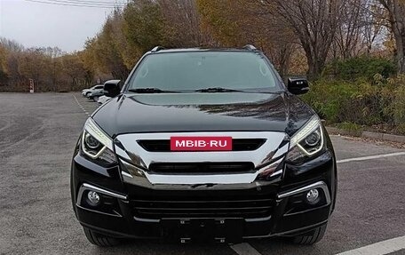 Isuzu MU-X, 2024 год, 4 390 000 рублей, 3 фотография