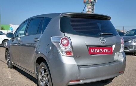 Toyota Verso I, 2011 год, 990 000 рублей, 2 фотография