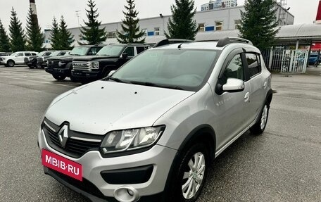 Renault Sandero II рестайлинг, 2015 год, 899 000 рублей, 1 фотография