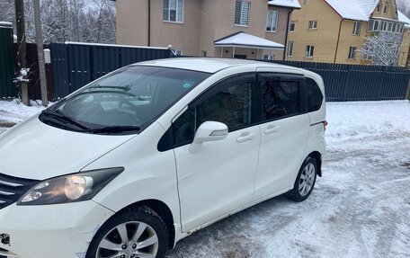 Honda Freed I, 2011 год, 1 050 000 рублей, 2 фотография